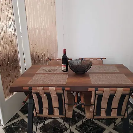 Apartment Avres