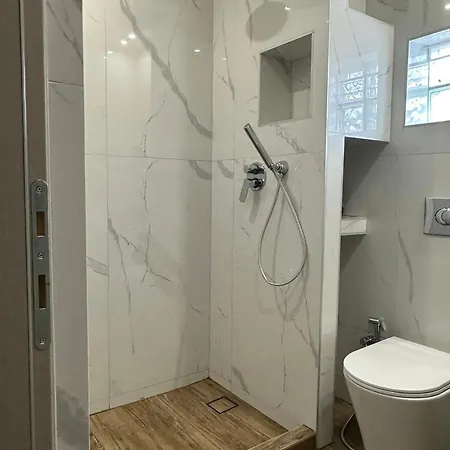 Avres * 스키아토스 타운